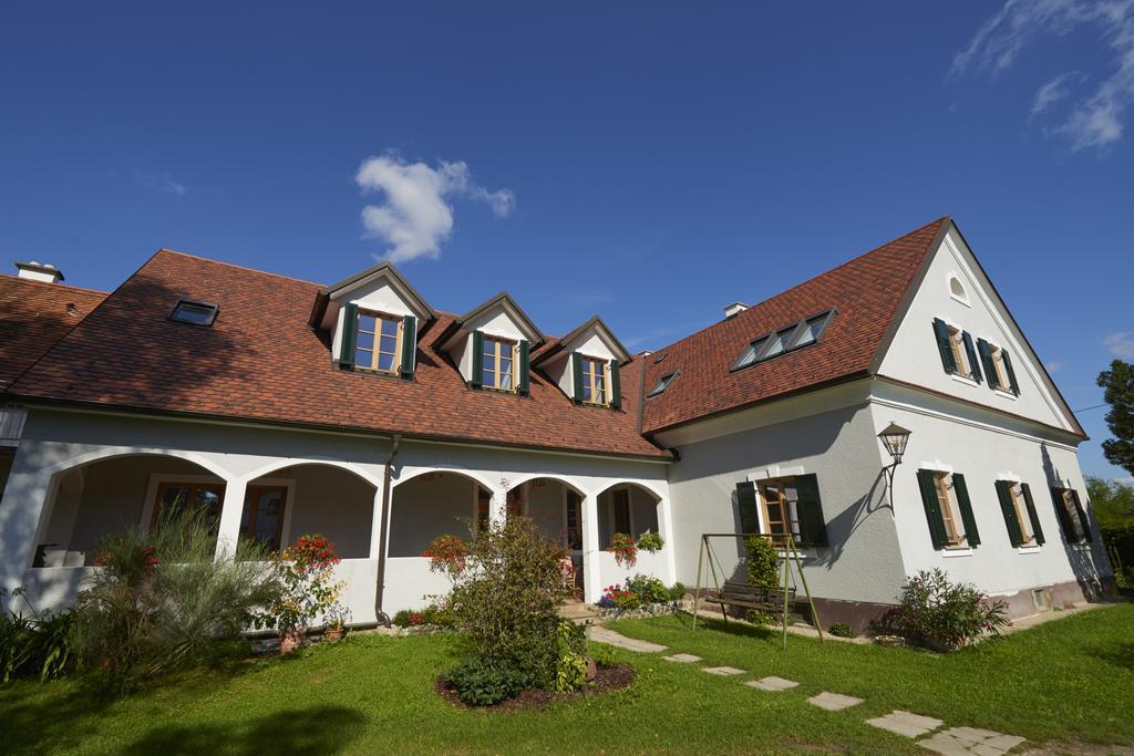 Fruehstueckspension Kleinschuster Burgau Exterior foto