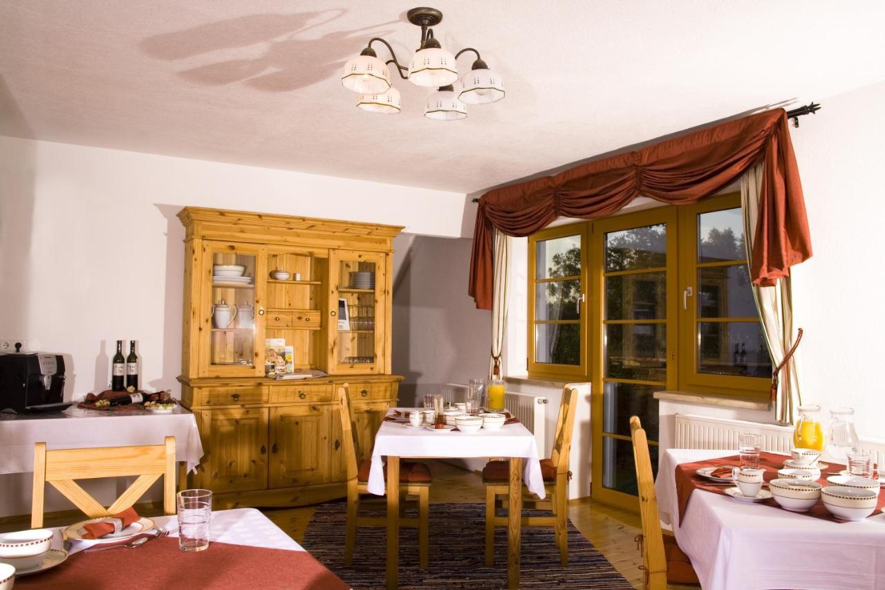 Fruehstueckspension Kleinschuster Burgau Quarto foto